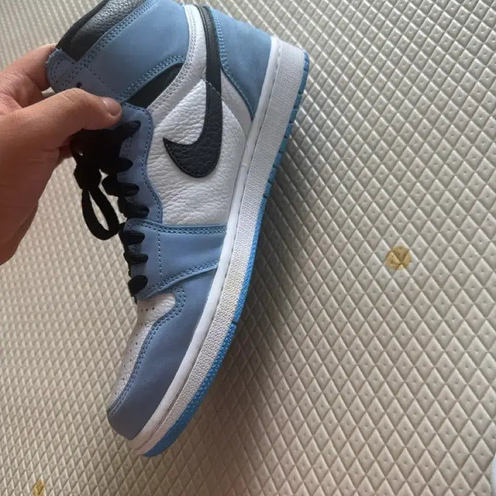 [BUNJANG] Nike Air Jordan 1 High UNC Blue Sneakers / 나이키 에어 조던1 하이 UNC 블루
