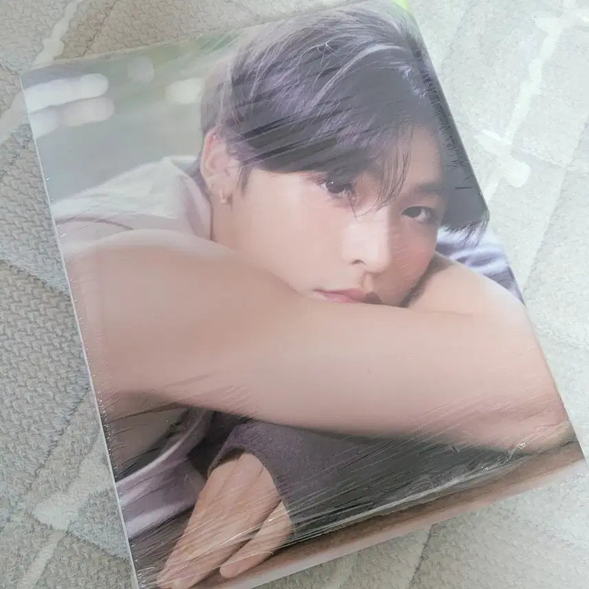 [BUNJANG] NCT WISH Riku Exhibition Photobook (Full Set, Unsealed) / [단순개봉] 엔시티위시 리쿠 전시회 포토북 (구성품 모두 포함)