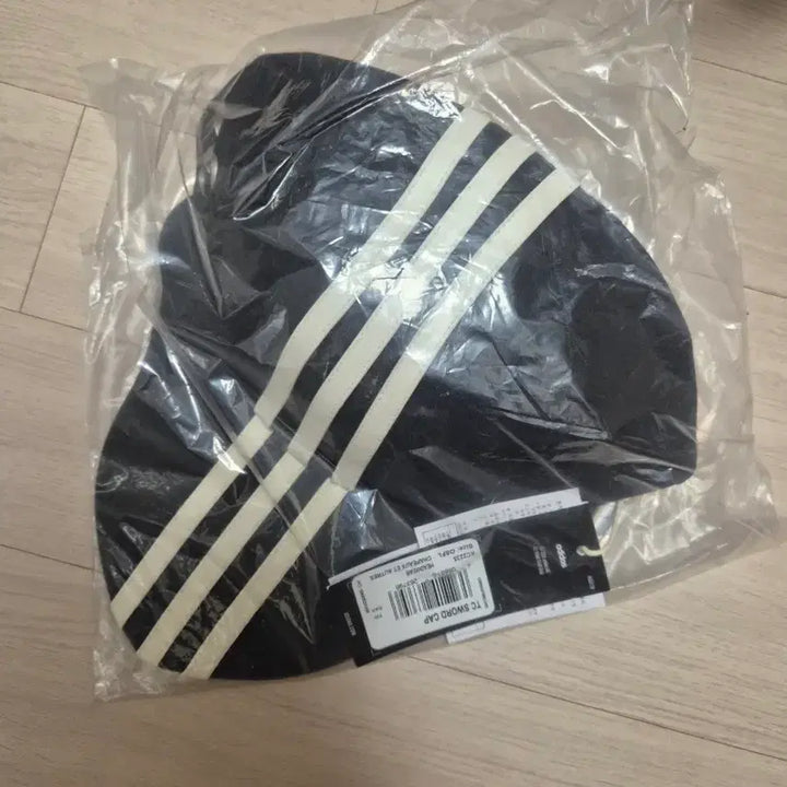 [BUNJANG] Adidas x Thug Club Sword Cap Black / [새상품/L] 아디다스 x 떠그클럽 스워드 캡 블랙