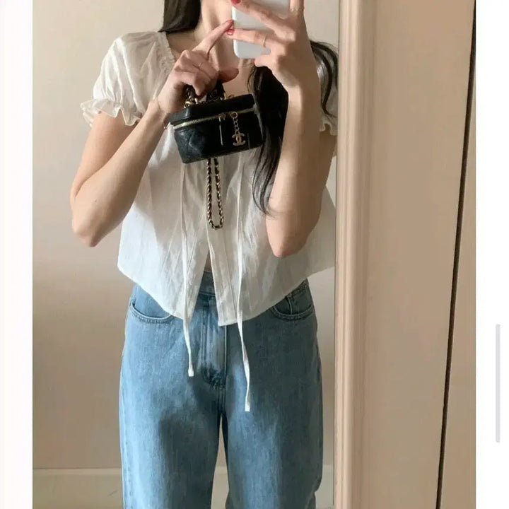 [BUNJANG] Soreum Cropped Frill Neck Blouse - White / 미착용새상품 화이트 반팔 프릴넥 블라우스 수름 크롭피치 르플 가내스라