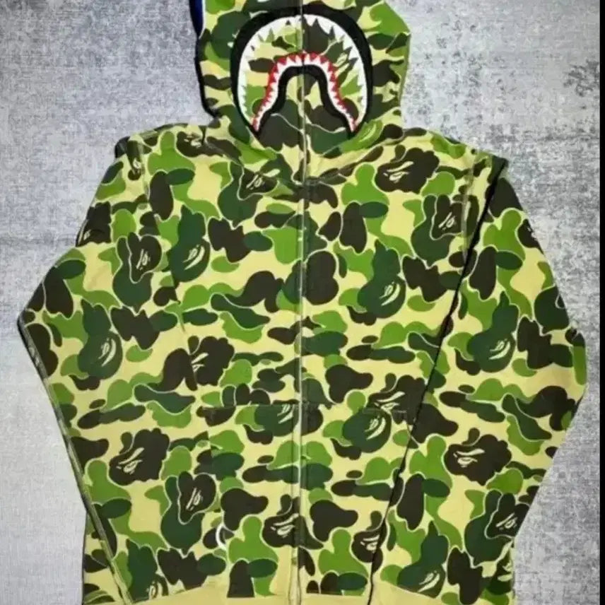 [BUNJANG] BAPE Shark Camo Full Zip Hoodie / 베이프 샤크 카모 후드집업