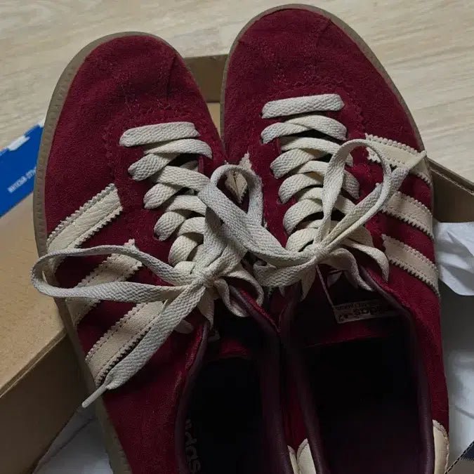 [BUNJANG] Adidas Bermuda Burgundy Sneakers (US 5) / 아디다스 버뮤다 버건디 230