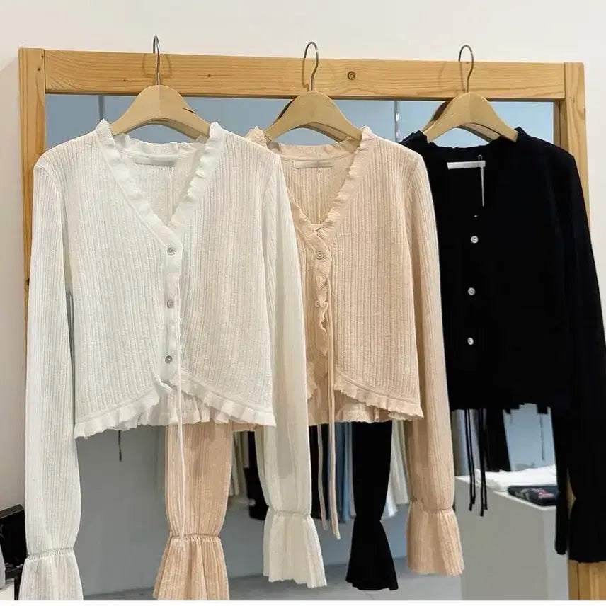 [BUNJANG] DOMETEC Frill Cardigan / 도매텍 Poster 프릴 가디건