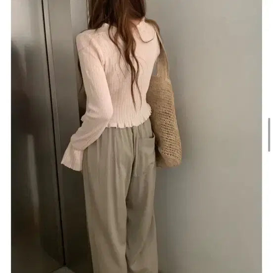 [BUNJANG] DOMETEC Frill Cardigan / 도매텍 Poster 프릴 가디건