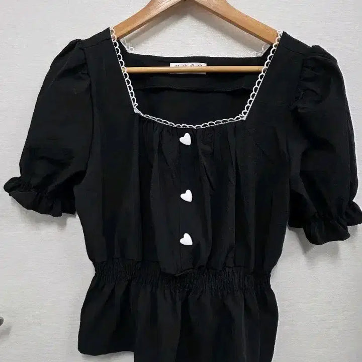 [BUNJANG] Black Heart Button Puff Sleeve Blouse with Lace Detail / 블랙 하트 버튼 반팔 블라우스