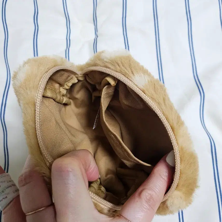 [BUNJANG] Uniqlo Bambi Faux Fur Pouch / 유니클로 밤비 퍼 파우치