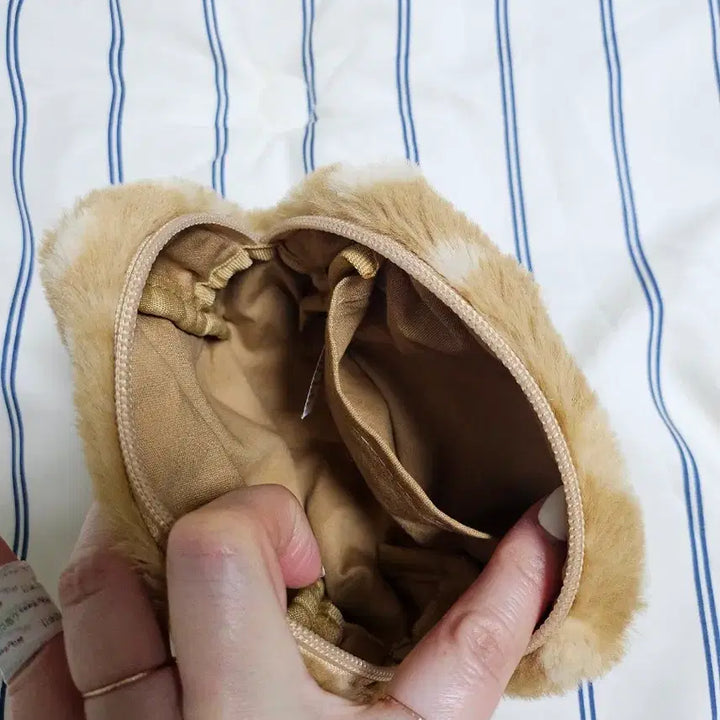 [BUNJANG] Uniqlo Bambi Faux Fur Pouch / 유니클로 밤비 퍼 파우치