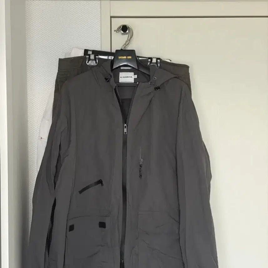 [BUNJANG] DIMITRI BLACK Authentic Hooded Windbreaker Jacket L / 디미트리블랙 후드 바람막이 자켓 L