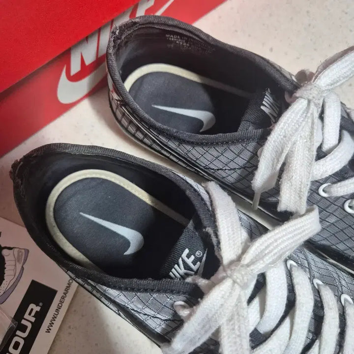 [BUNJANG] Nike Flash Silver Grid Running Shoes (245mm) / 나이키 플레시 245