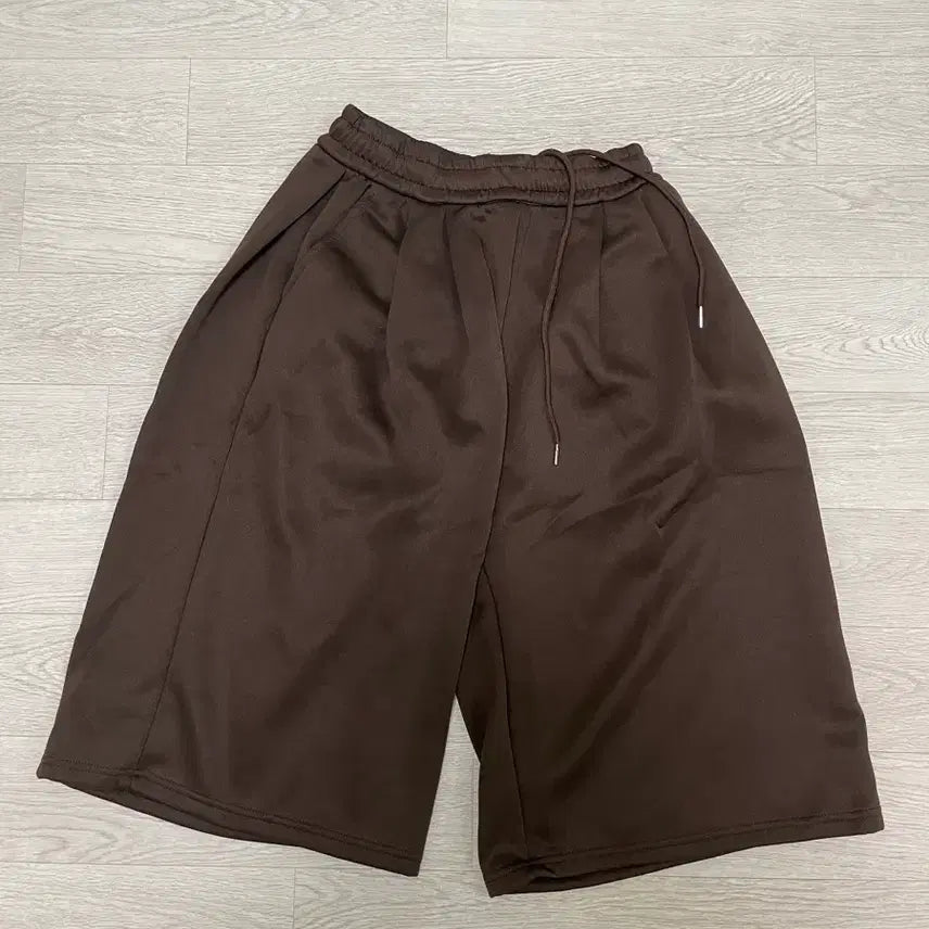 [BUNJANG] Pintuck Bermuda Shorts Brown Size 1 / (새제품)핀턱 버뮤다팬츠 브라운