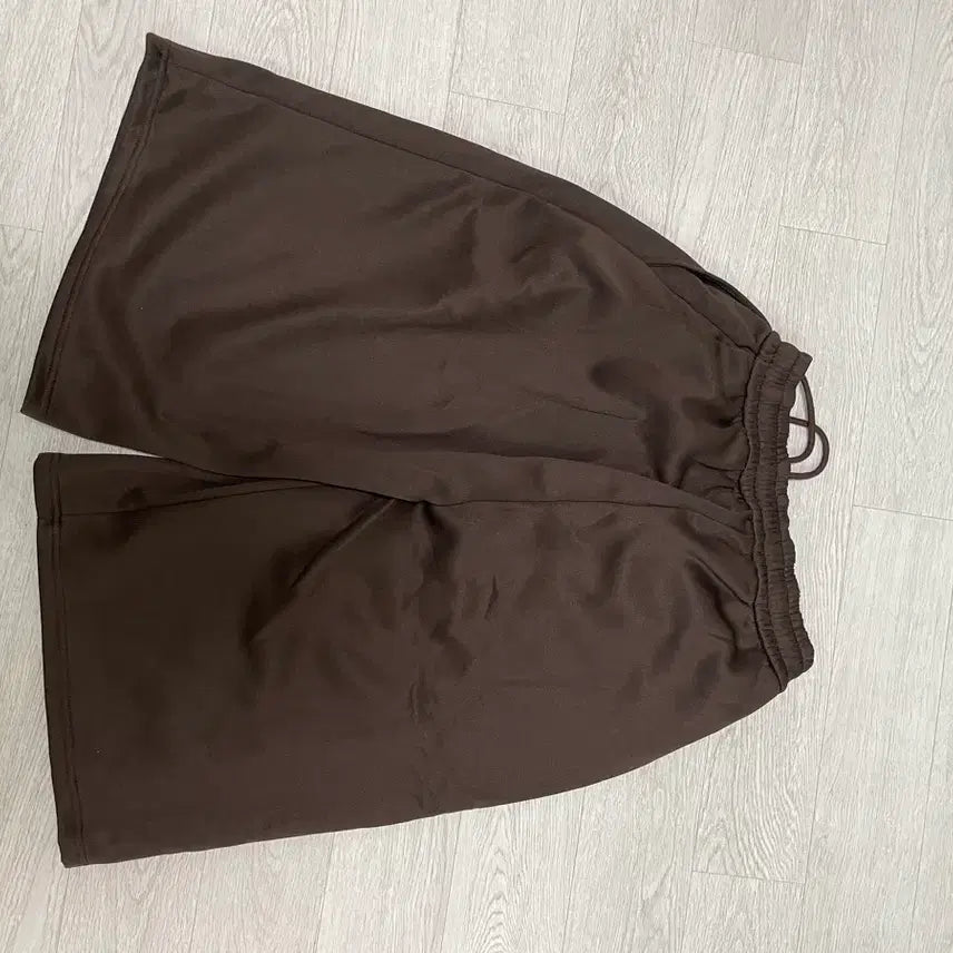 [BUNJANG] Pintuck Bermuda Shorts Brown Size 1 / (새제품)핀턱 버뮤다팬츠 브라운