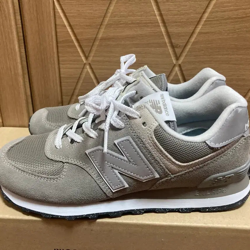 [BUNJANG] New Balance 574 Grey ML574EVG - Size 255 (Near New) / 뉴발란스 574 그레이 255 ML574EVG (새상품급)