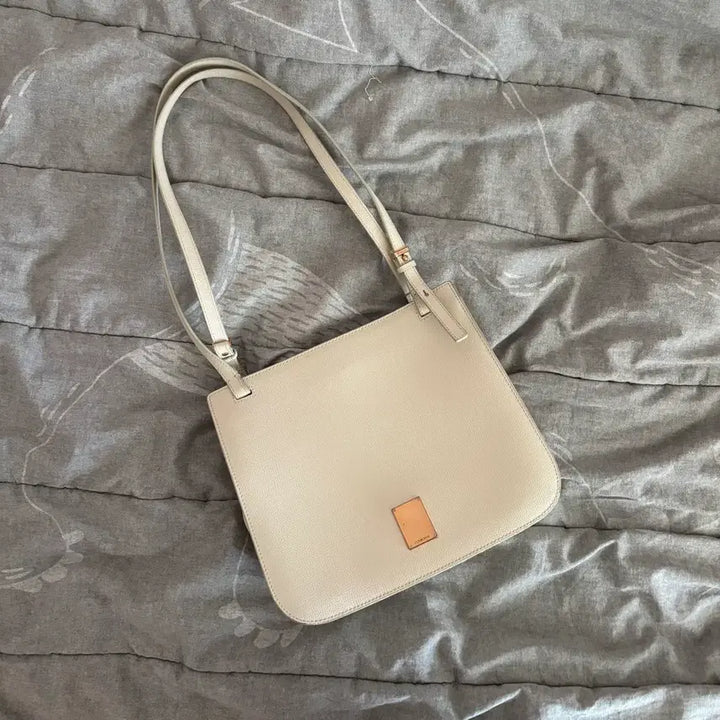 [BUNJANG] Couronne Melia Rilee Shoulder Bag 28 Ivory / 쿠론 멜리아릴레 숄더백 28