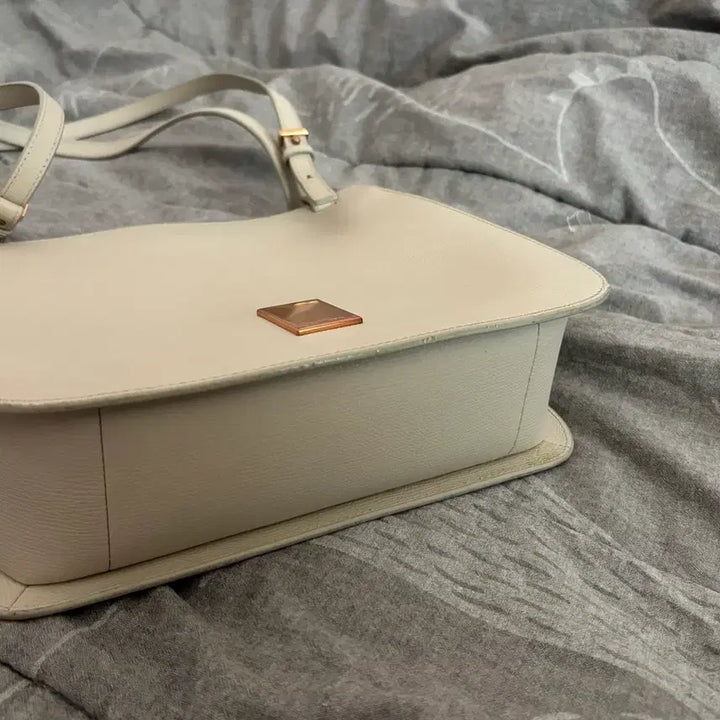 [BUNJANG] Couronne Melia Rilee Shoulder Bag 28 Ivory / 쿠론 멜리아릴레 숄더백 28