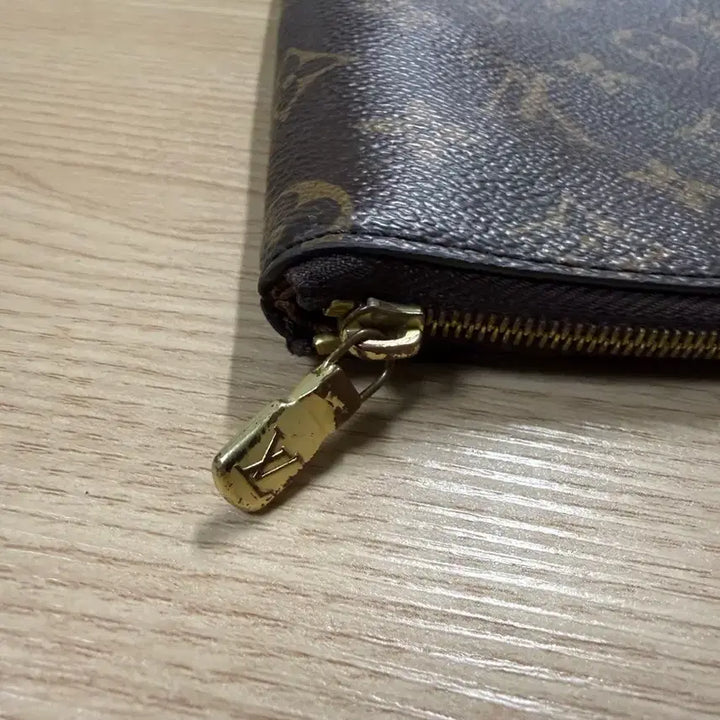 [BUNJANG] Louis Vuitton Etui Voyage MM Pouch / 루이비통 에튀 보야주 MM 사이즈 클러치 판매합니다.