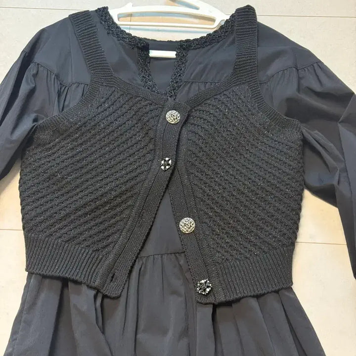 [BUNJANG] Mine Black Knit Vest &amp; Dress Set / 한섬 MINE 마인 블랙 니트 베스트 원피스
