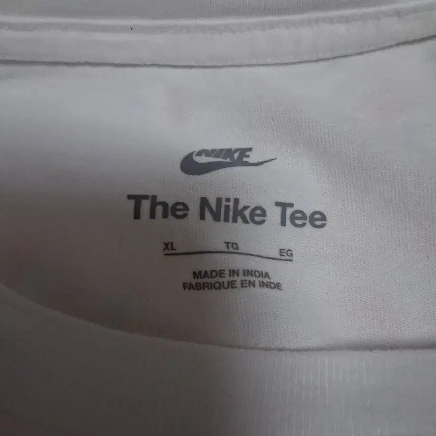 [BUNJANG] Nike White Thin Long Sleeve T-Shirt Embroidered Logo Size 105 / 나이키- 화이트.얇은긴팔티 + 자수 포인트ㅡ 105사이즈,A급
