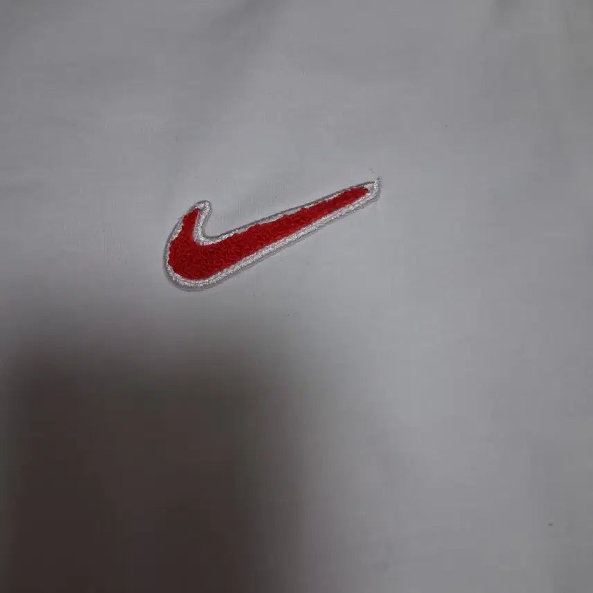 [BUNJANG] Nike White Thin Long Sleeve T-Shirt Embroidered Logo Size 105 / 나이키- 화이트.얇은긴팔티 + 자수 포인트ㅡ 105사이즈,A급