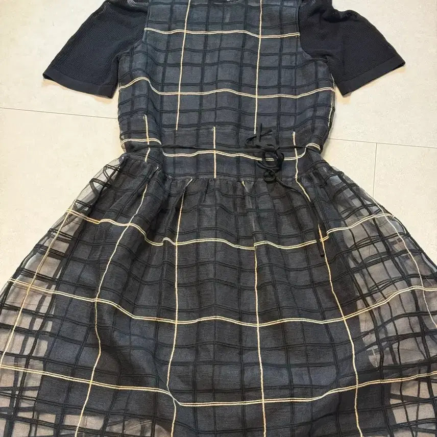 [BUNJANG] SJSJ Black Check See-Through Tulle Flare Dress / 한섬 sjsj 블랙 체크 시스루 튤 플레어 원피스