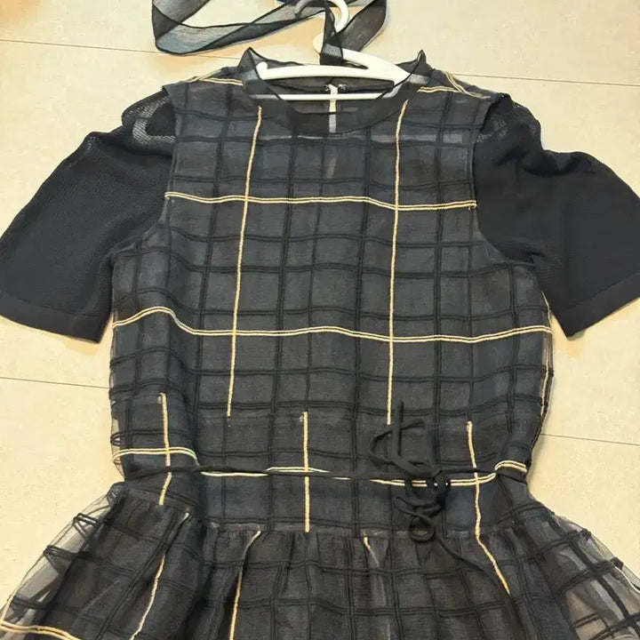 [BUNJANG] SJSJ Black Check See-Through Tulle Flare Dress / 한섬 sjsj 블랙 체크 시스루 튤 플레어 원피스