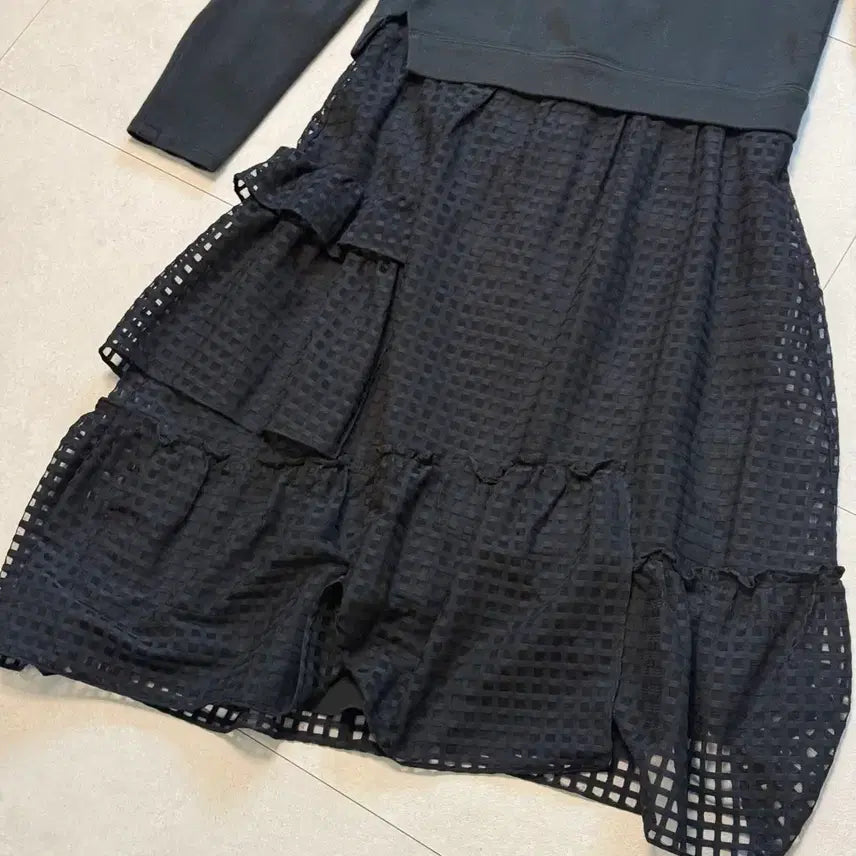 [BUNJANG] SJSJ Black Tulle Skirt Dress / 한섬 sjsj 블랙 맨투맨 티 튤 스커트 원피스