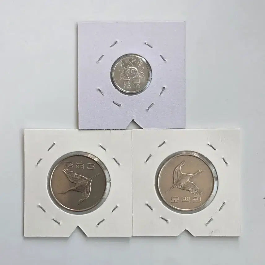 [BUNJANG] 1977, 2010, 2014 Korean 500 Won Coins (3-Piece Bundle) / (예약)2010년 180도 회전에러 500원 주화 외 1원 500원