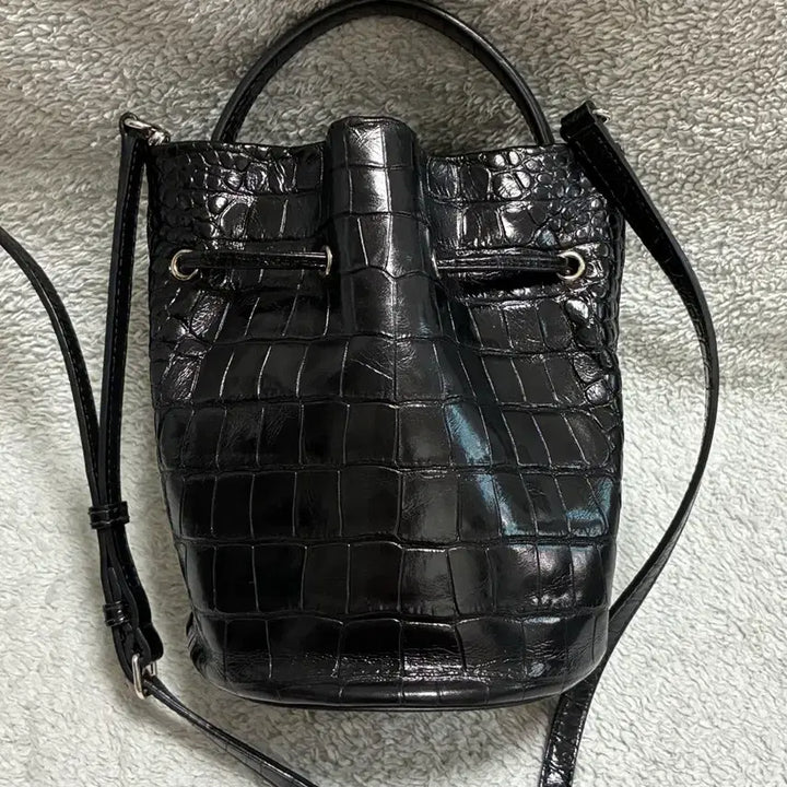 [SOLD OUT] (정품)발렌시아가 크로커 버킷백 블랙 638342