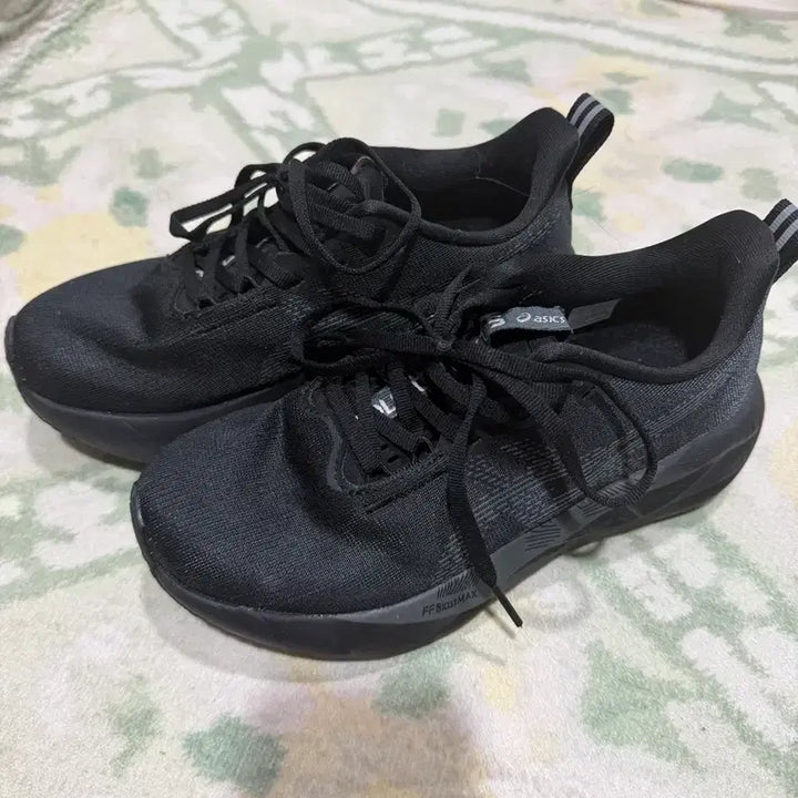 [SOLD OUT] 아식스 노바블라스트 노블5 블랙 235 / 러닝화