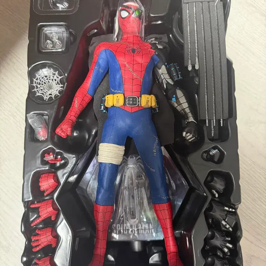 [BUNJANG] Hot Toys Cyborg Spider-Man / 핫토이 사이보그 스파이더맨