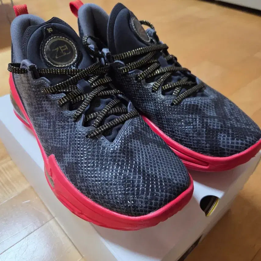 [BUNJANG] Nike Curry 12 Basketball Shoes (260mm) / 커리12 260 팝니다