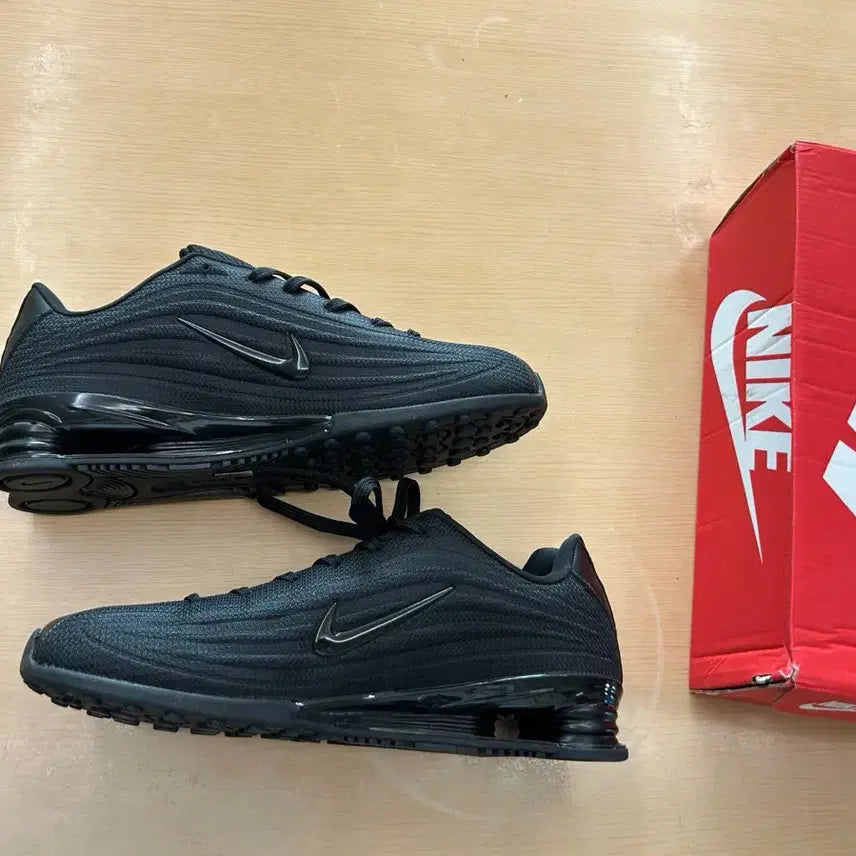 [BUNJANG] Nike Shox Z Black University Red Size 280 / (새상품) 280사이즈 나이키 샥스 Z 블랙 유니버시티 레드