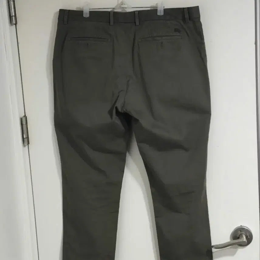 [BUNJANG] Burberry Cotton Pants Khaki Size 37 / 37 버버리 면바지 카키