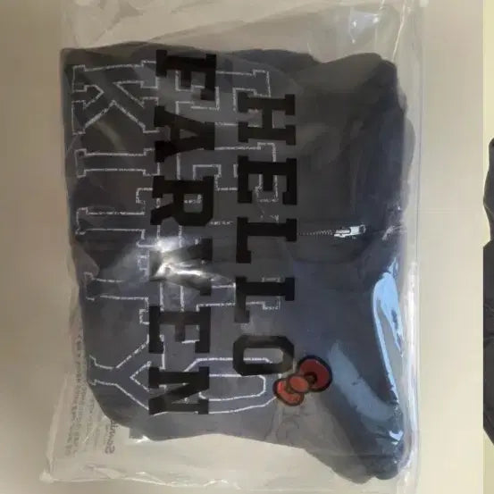 [BUNJANG] Parabang Hello Kitty Embroidered Hoodie Zip-up Grey / 파르벵 헬로키티 자수 후드집업 그레이