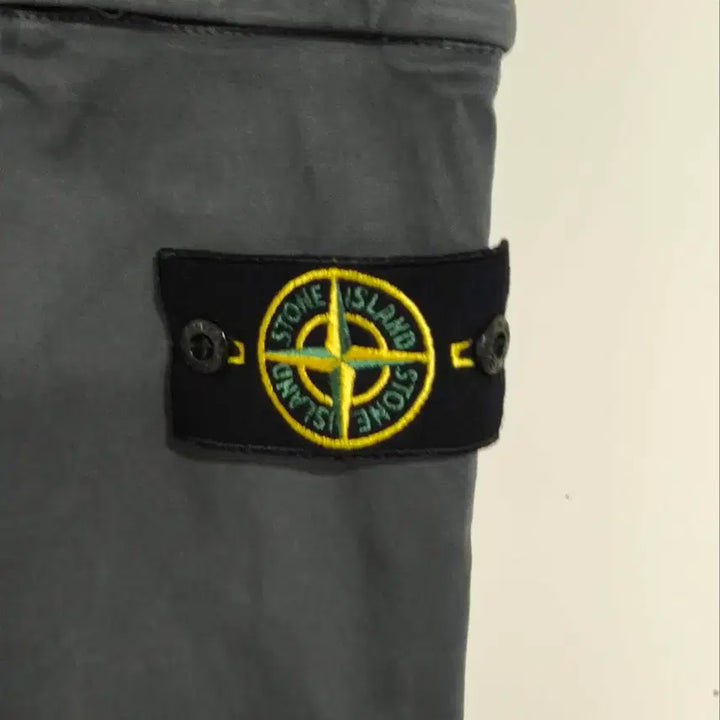 [BUNJANG] Stone Island Wappen Washed Gray Cargo Pants / 스톤아일랜드 와펜 워싱 그레이 카고 바지