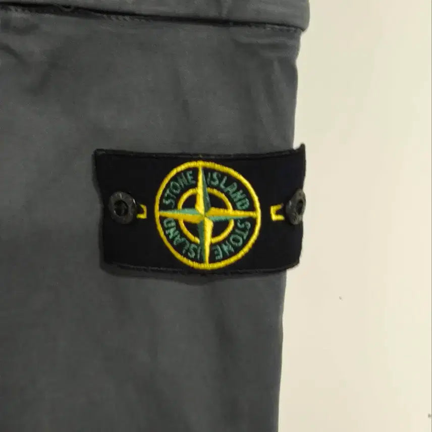 [BUNJANG] Stone Island Wappen Washed Gray Cargo Pants / 스톤아일랜드 와펜 워싱 그레이 카고 바지