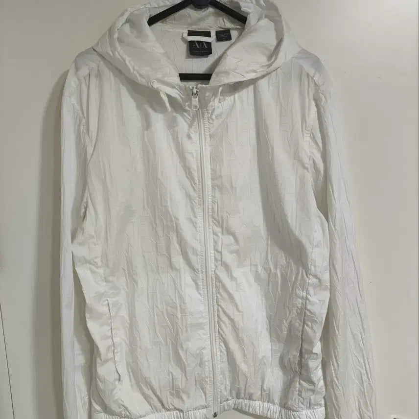 [BUNJANG] Armani White Logo Embossed Hooded Windbreaker Jacket / 55~66 아르마니 화이트 로고 엠보 후드 바람막이 자켓