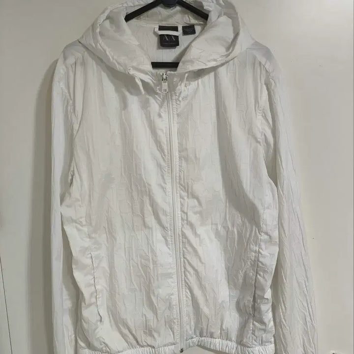 [BUNJANG] Armani White Logo Embossed Hooded Windbreaker Jacket / 55~66 아르마니 화이트 로고 엠보 후드 바람막이 자켓