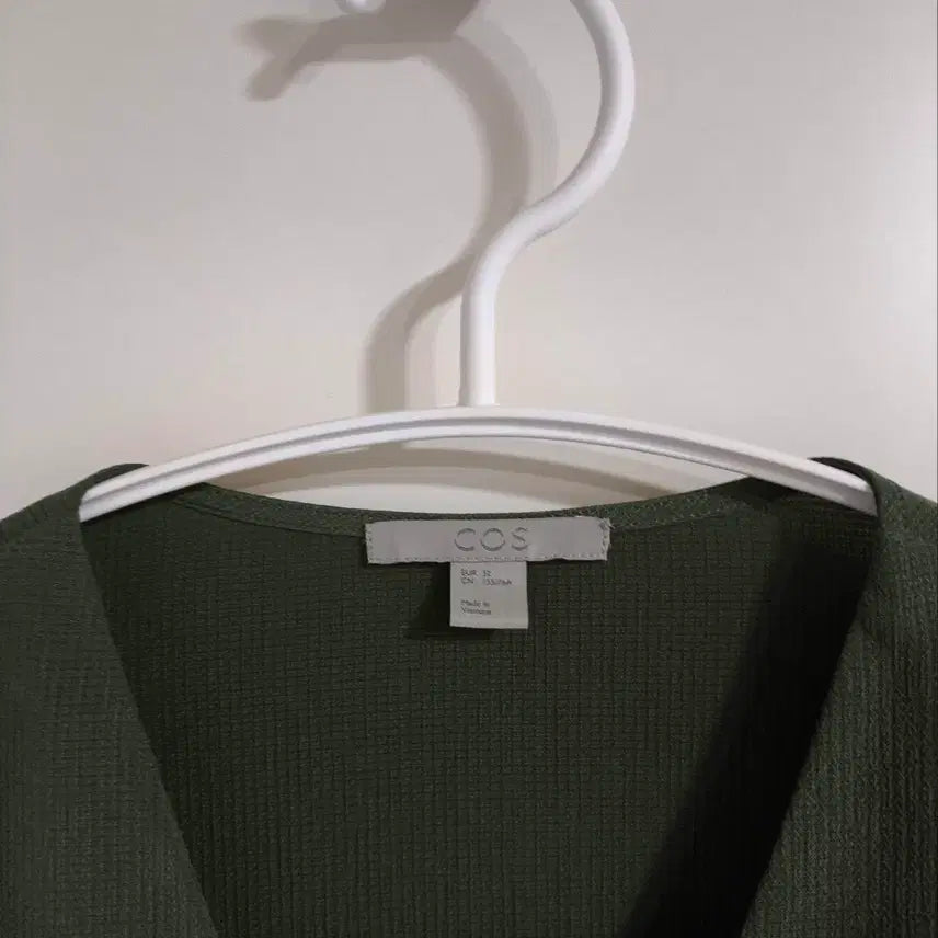 [BUNJANG] COS Pleated Detail Knit T-Shirt Khaki / 55 COS 코스 카키 주름 디테일 니트 티셔츠