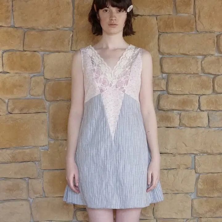 [BUNJANG] Via Plain Floral V-Neck Mini Dress / 비아플레인 플로럴 브이넥 미니 원피스