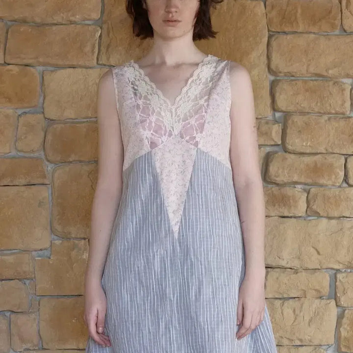[BUNJANG] Via Plain Floral V-Neck Mini Dress / 비아플레인 플로럴 브이넥 미니 원피스