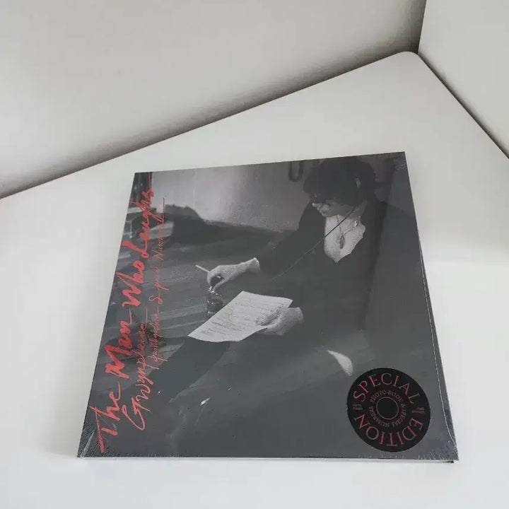 [BUNJANG] Park Hyo Shin "The Man Who Laughs" Limited Edition Special Album (Sealed) / 미개봉) 박효신 웃는남자 한정판 스페셜 앨범