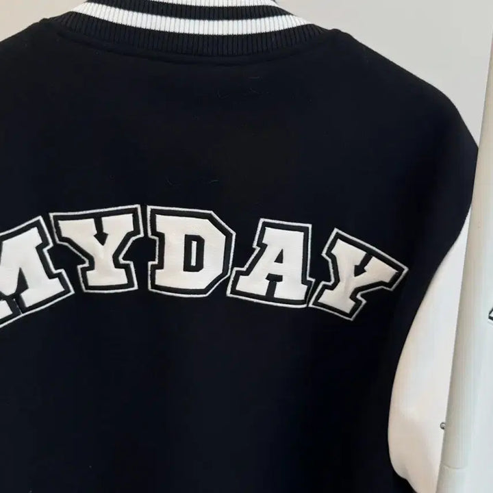 [SOLD OUT] 데이식스 바시티 자켓