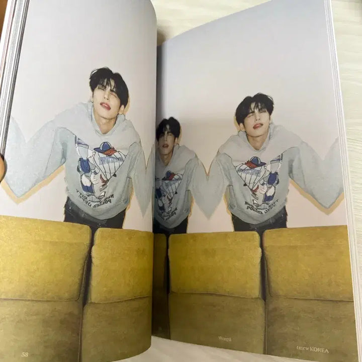 [BUNJANG] DAY6 Young K tmrwKOREA Magazine Version / DAY6 tmrwKOREA 잡지 원필