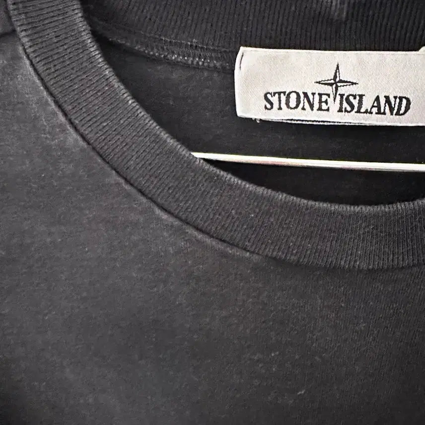 [BUNJANG] Stone Island Black T-Shirt (Size M) / 스톤아일랜드 블랙 티셔츠(사이즈M)