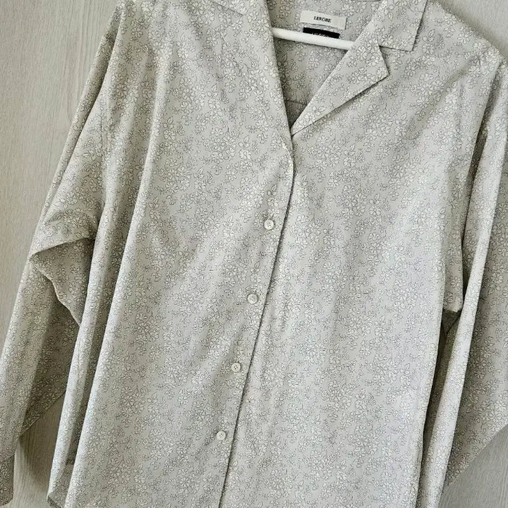 [BUNJANG] Liberty Fabric Floral Blouse Shirt - Beige / 고퀄 블라우스셔츠