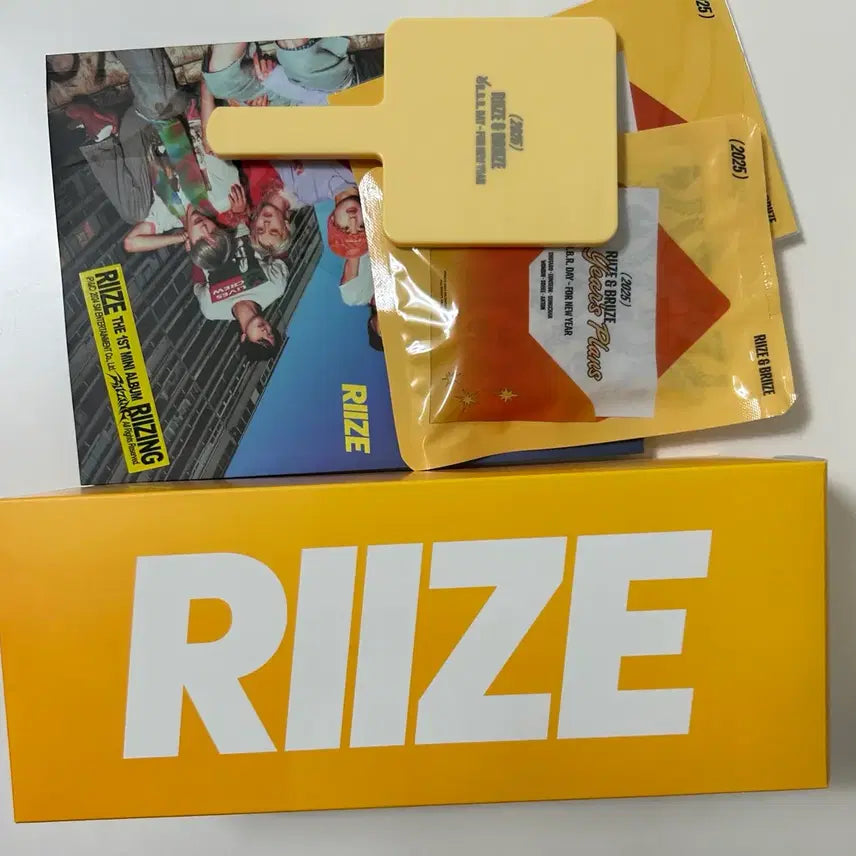 [BUNJANG] RIIZE Official Light Stick Impossible Album Labootee Goods / 라이즈 응원봉(1회 사용) 임파서블 앨범 라브뜨데이 굿즈 소희 포카