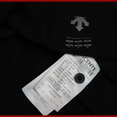 [SOLD OUT] 데상트/검정색 반팔티셔츠/95사이즈/따봉구제(G-10)
