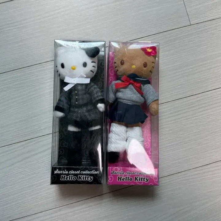 [BUNJANG] Sanrio Hello Kitty Closet Collection Tanning Kitty School Uniform Keychain / (새상품/정품) 산리오 헬로키티 클로젯컬렉션 태닝키티 교복 키링