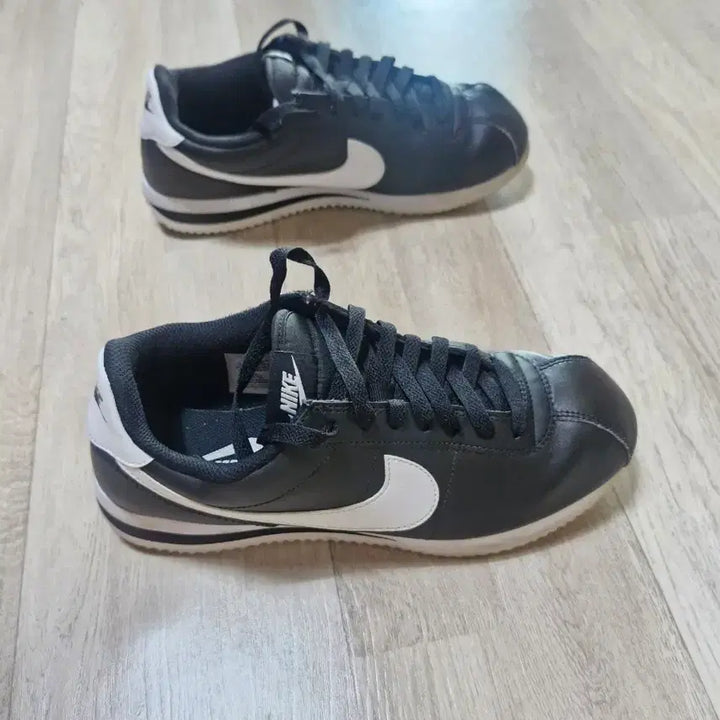 [BUNJANG] Nike Cortez Sneakers (Size 255) / 나이키 코르테즈(255)