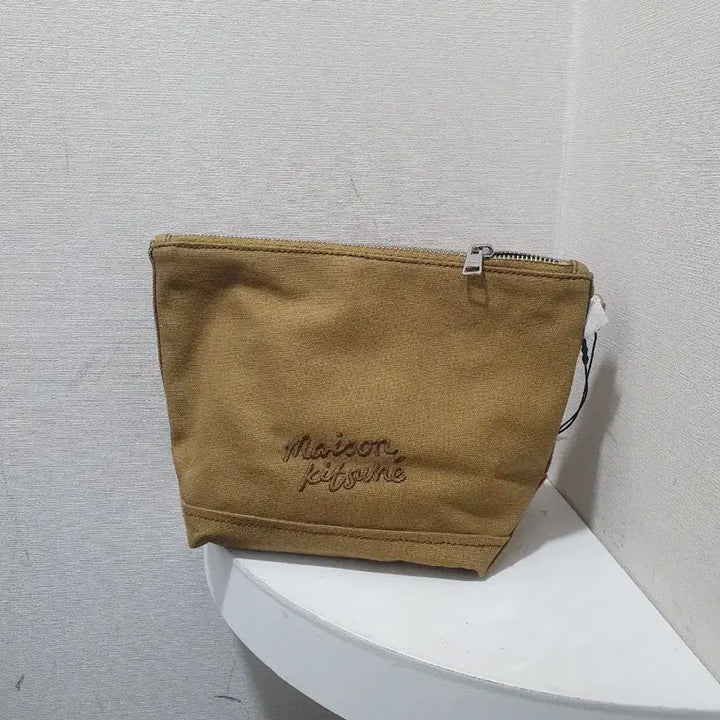 [BUNJANG] Maison Kitsuné Fox Head Pouch / 메종키츠네 폭스 헤드 파우치